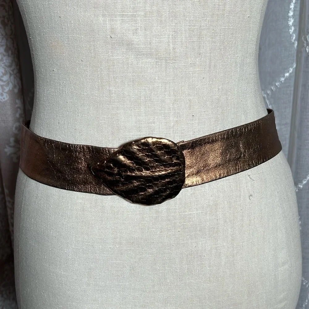 ✨ Vintage Metallic Copper Belt with Suede Lining – Textured Leaf Buckle